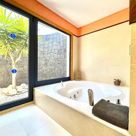 B Mamma Mia Lanzarote Villa