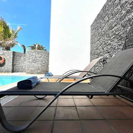 B Mamma Mia Lanzarote فيلة *